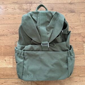 BEIS travel NWT rucksack olive green